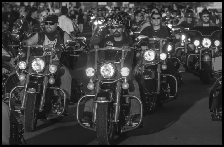 100s of Bikers Showed Up At Our Door After I Posted My Son Couldn’t Go To Prom Because Of His Wheelchair